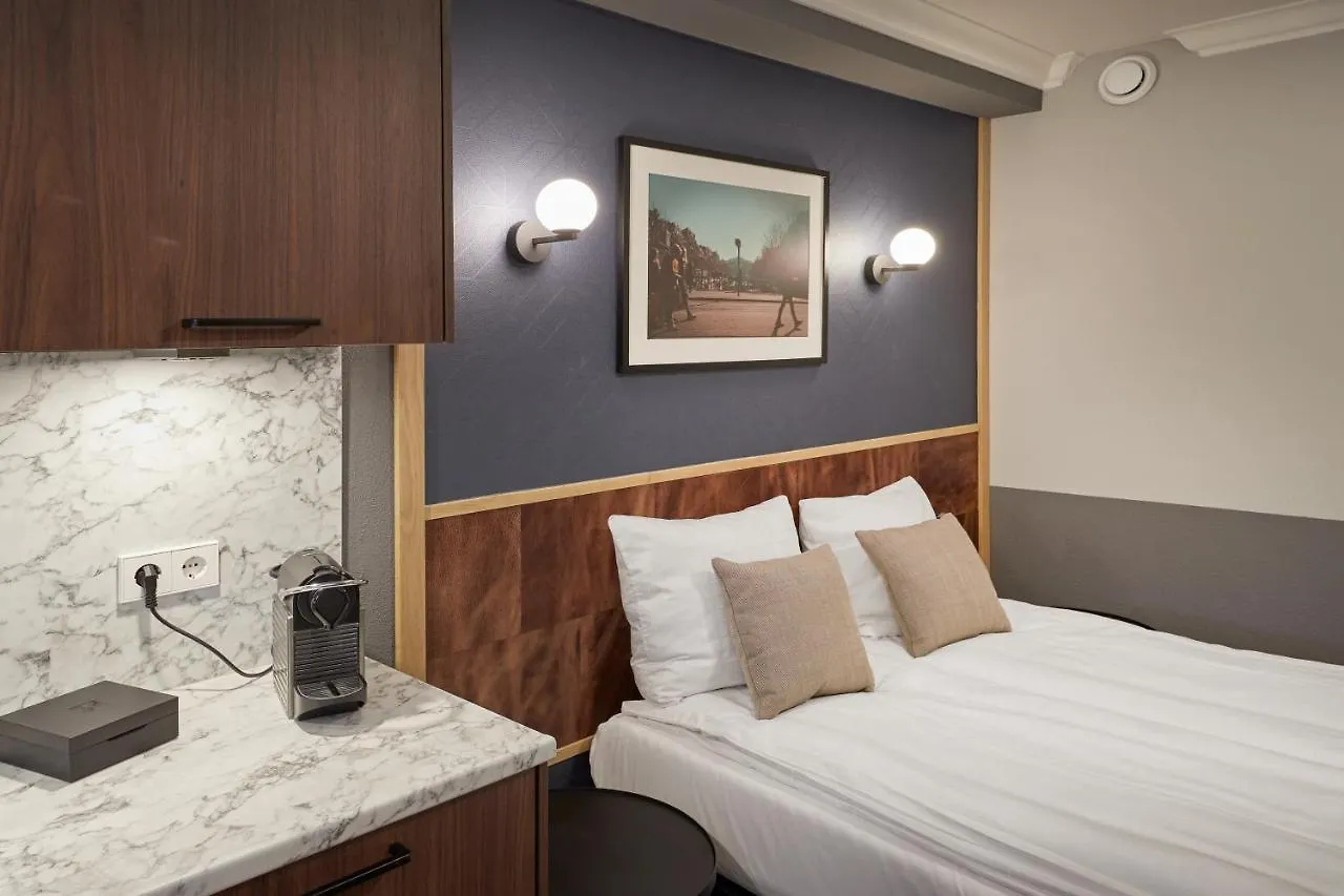 Nova Apartments Amsterdam (Adults Only) Hotel